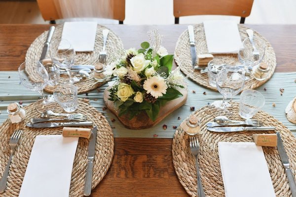 Décoration de table avec divers accessoires : Le guide