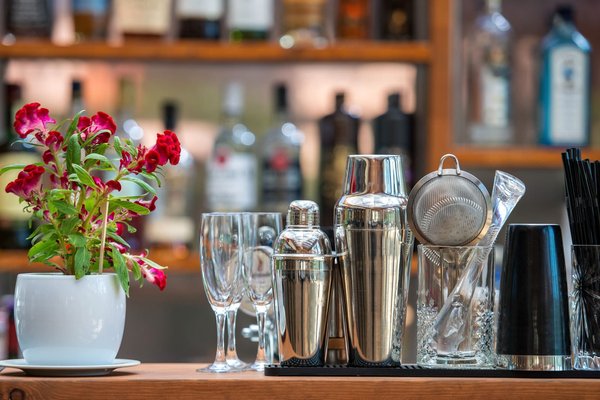 Accessoires de bar: comment choisir les pailles en métal réutilisables?